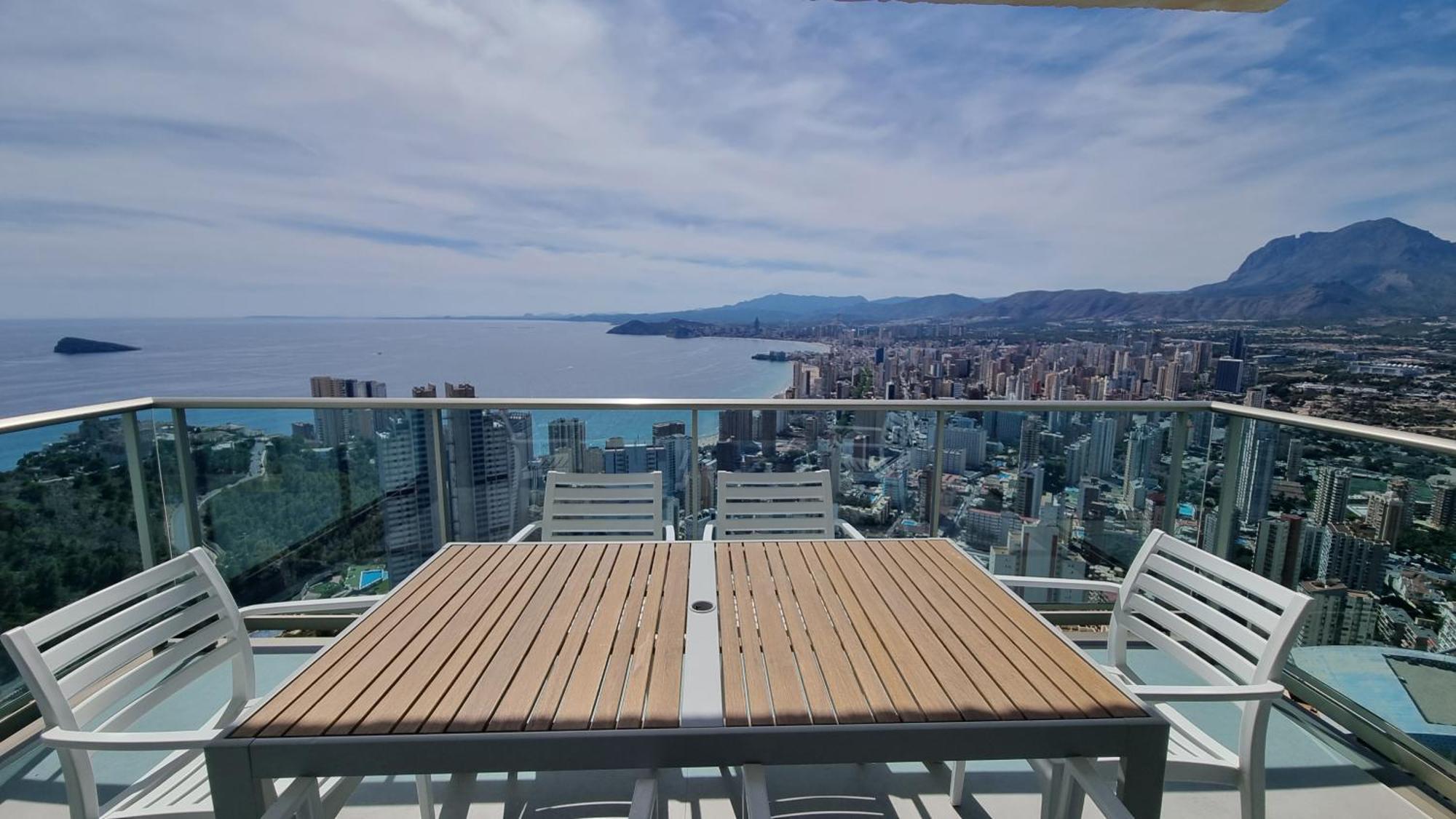 Apartamento Planta 37: Terraza privada con vistas al mar Benidorm Exterior foto